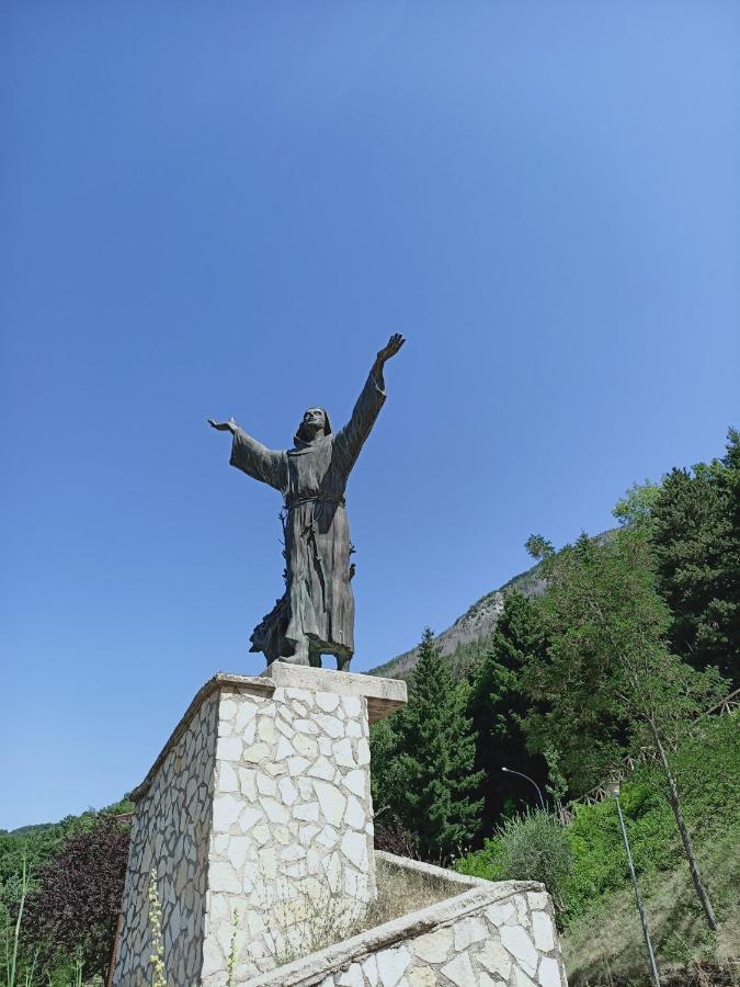 Musica E Poesia Da Battisti Ida Villa Poggio Bustone Exterior photo